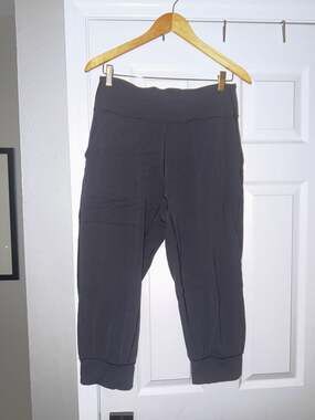 Lululemon Align Jogger High-Rise Crop 17 in Black Size 10